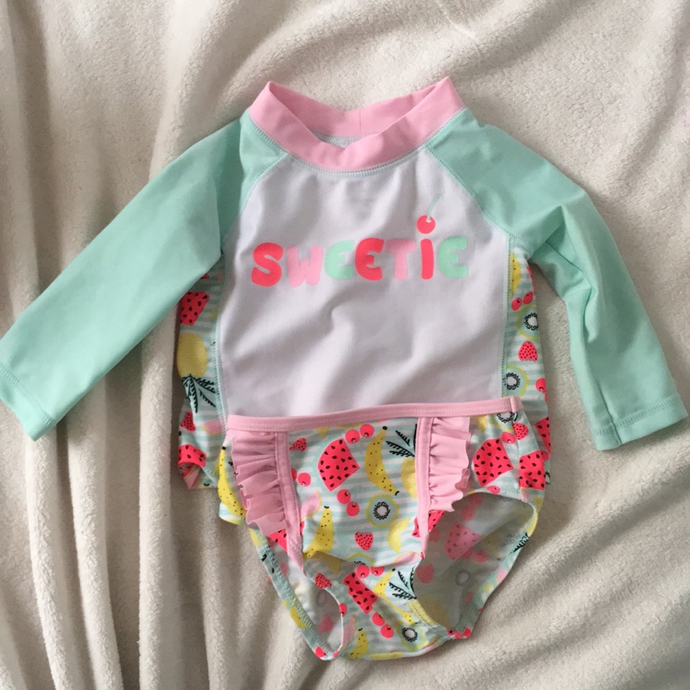 Rash guard bathing suit